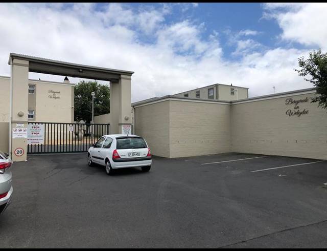 2 BEDROOM PROPERTY TO RENT IN VREDEKLOOF EAST